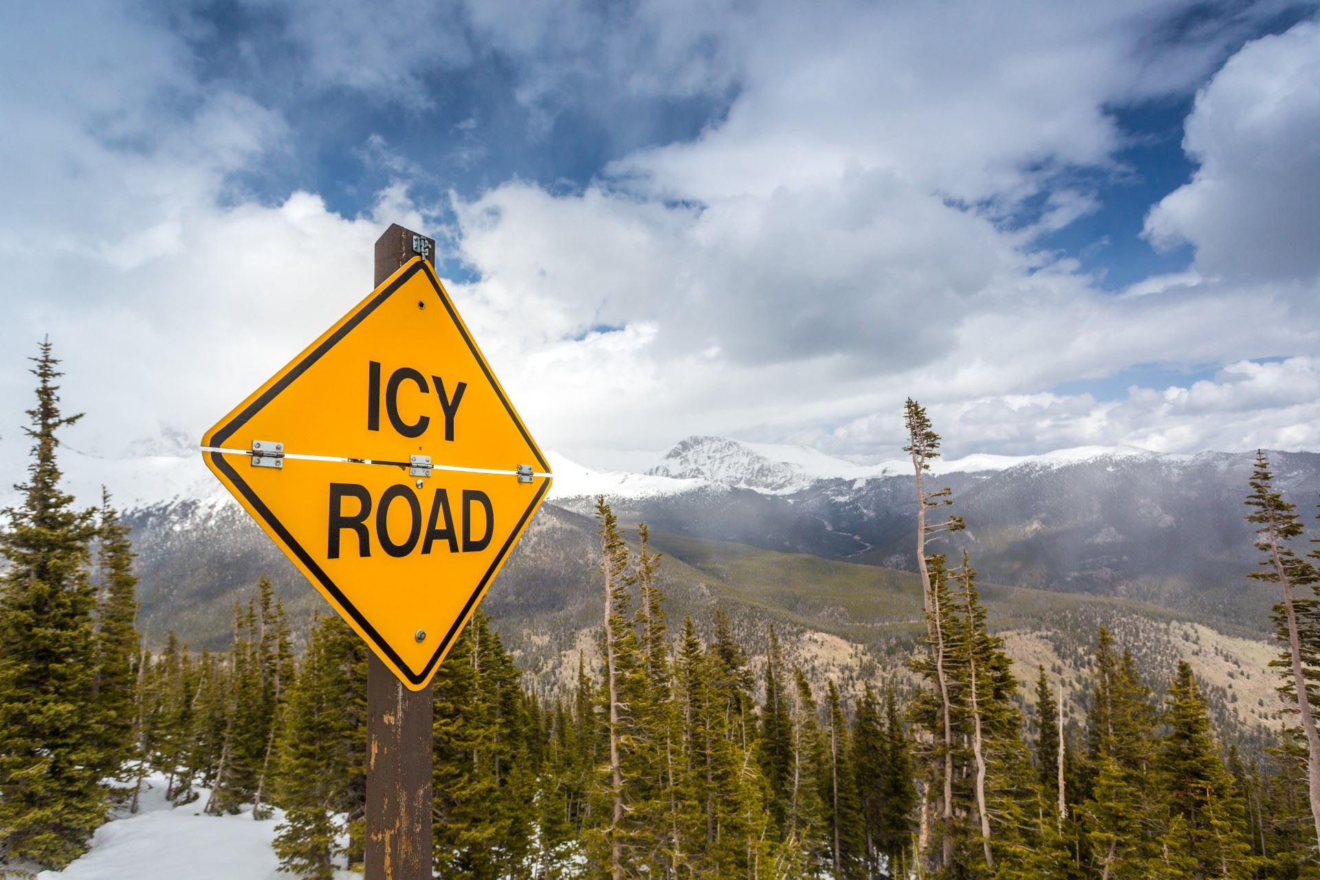 What Should You Do If the Weather Suddenly Changes on a Drive?